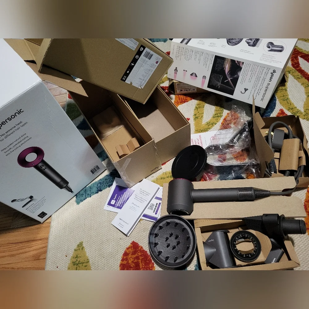 Dyson Supersonic Hair Dryer and Styling, Stand & Attachments Brand New